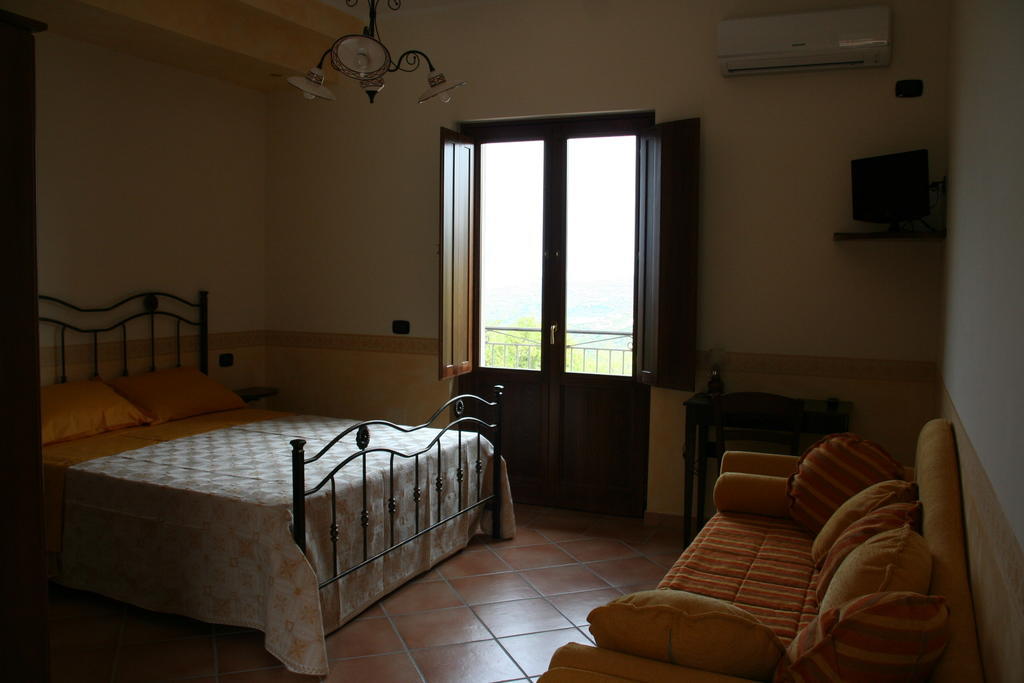 Residence Villa Rosi Laureana Cilento Værelse billede