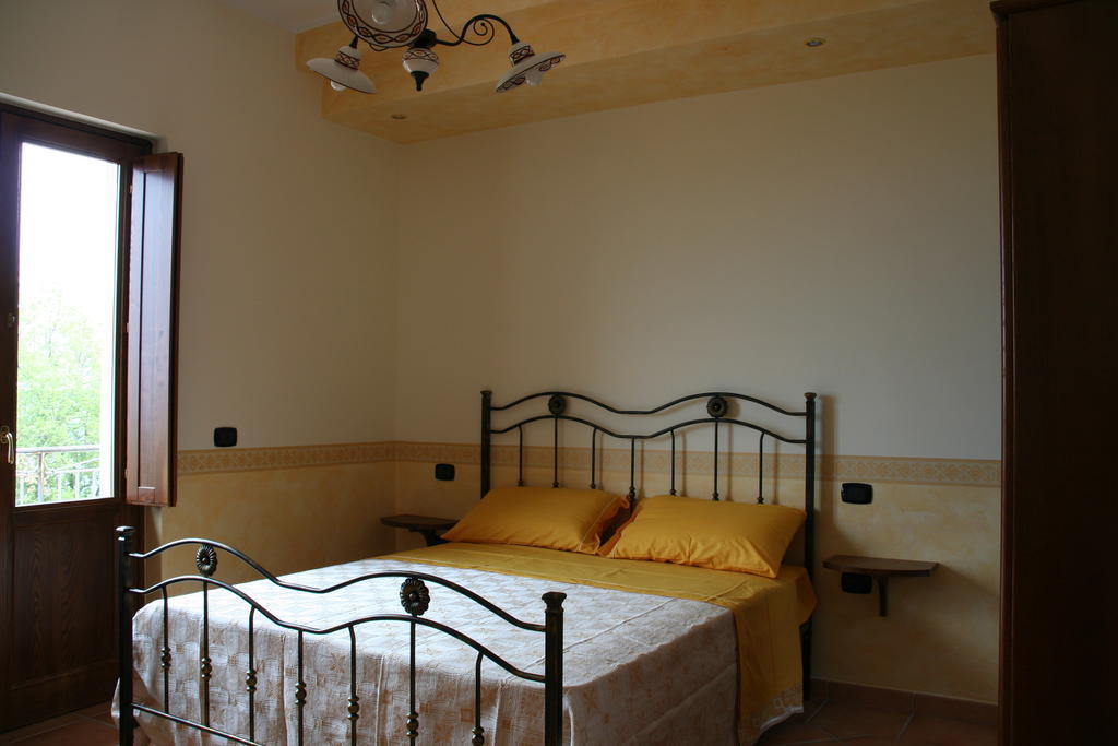 Residence Villa Rosi Laureana Cilento Værelse billede